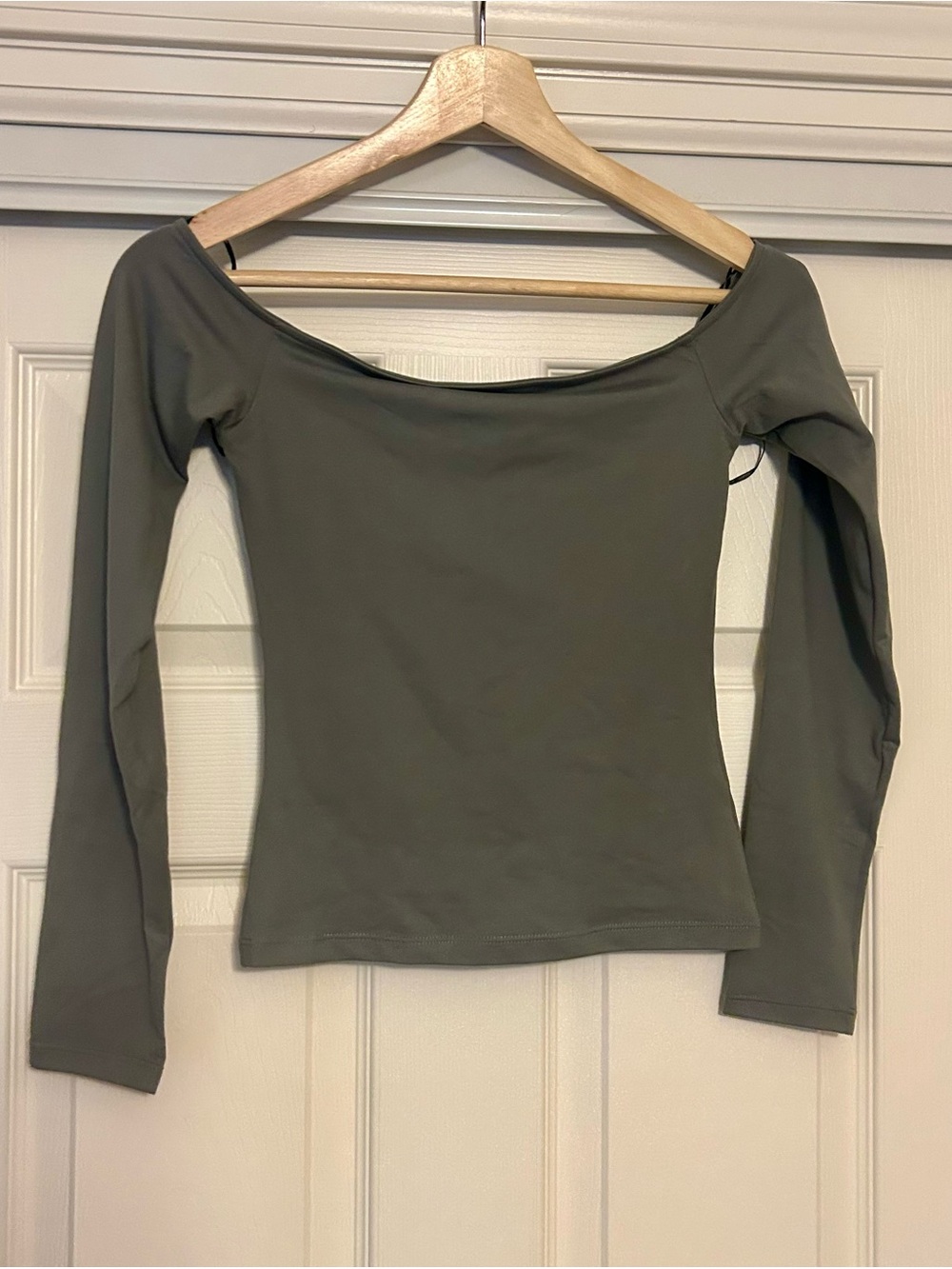 H&M gray Off-Shoulder Long Sleeve Top
